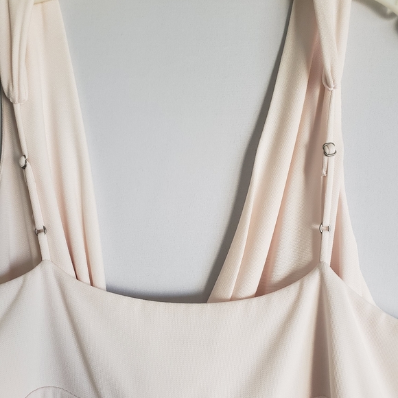 New Floor Length Sleeveless Calvin Klein Gown - Picture 5 of 12